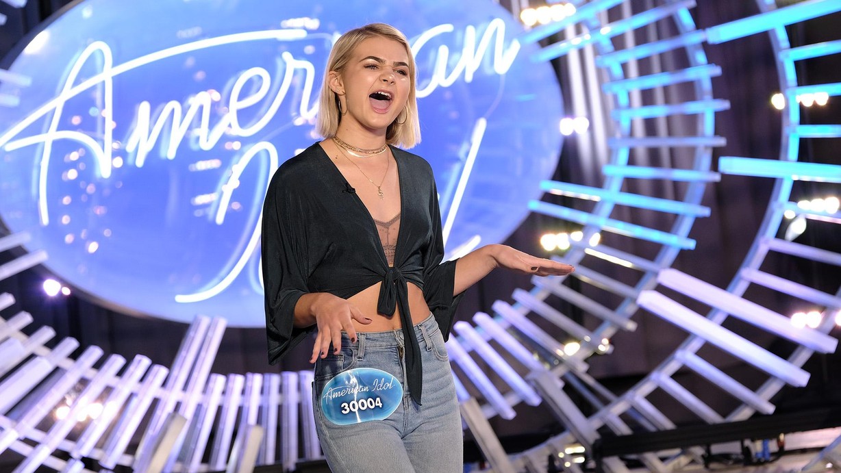 Watch American Idol Season 1 Episode 01 Premiere Episode 1 Auditions