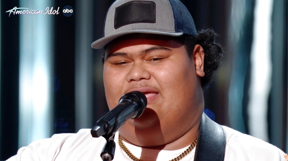 WATCH: Iam Tongi Fights Back Tears While Singing 'I Can't Make You Love ...
