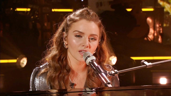 Emmy Russell Honors Memaw Loretta Lynn, 'Coal Miner's Daughter'