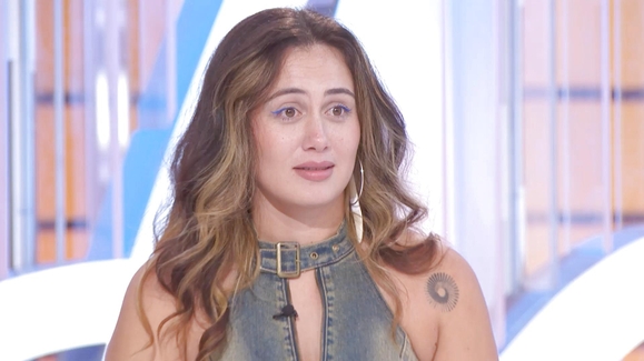 WATCH: Kyana Fanene's Powerful 'Unaware' Audition Wins Golden Ticket on American Idol! Video | American Idol