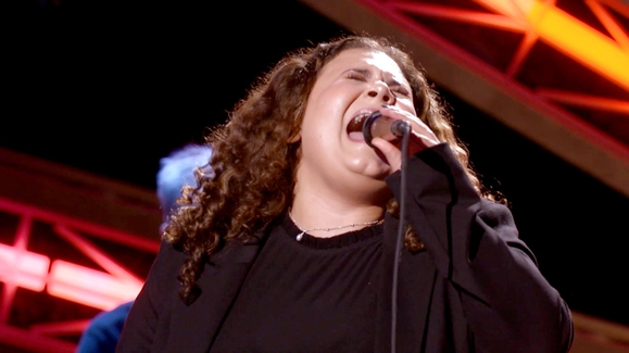 Amanda Barise Stuns With 'All I Could Do Was Cry' Performance