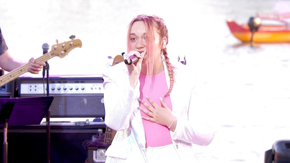 Penny Samar Covers Chappell Roan's 'Good Luck Babe' on American Idol