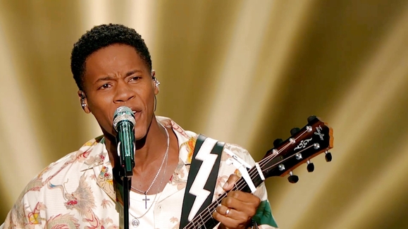 WATCH: Thunderstorm Artis Sings 'Reckless Love' by Cory Asbury Video |  American Idol