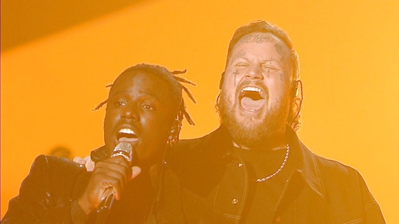 Jamal Roberts and Jelly Roll Duet 'Liar' and 'Unpretty' on American Idol Finale