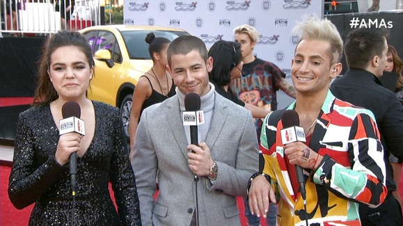Nick Jonas Red Carpet Interview - AMAs 2015