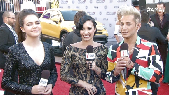 Demi Lovato Red Carpet Interview - AMAs 2015