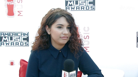 Alessia Cara Red Carpet Interview - AMAs 2015