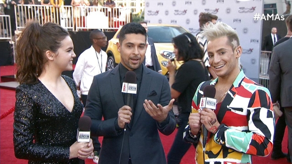 Wilmer Valderrama Red Carpet Interview - AMAs 2015