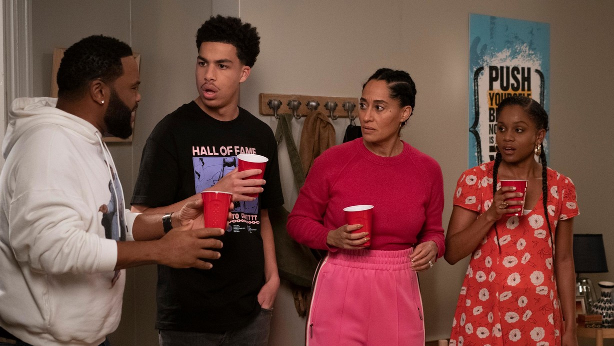 Watch black-ish Season 5 Episode 23 Season Finale: Relatively Grown Man ...