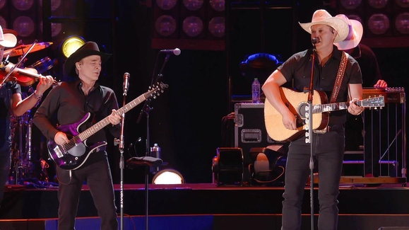 Jon Pardi and Clint Black Perform Killin' Time at CMA Fest 2024