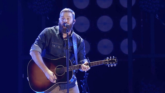 Jordan Davis Performs 'Bar None' at CMA Fest 2025