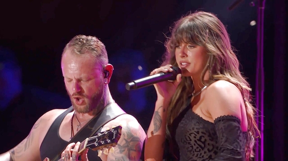Ella Langley Performs 'weren't for the wind' at CMA Fest 2025