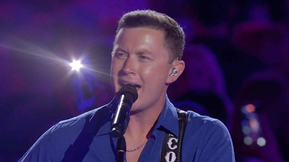 Scotty McCreery Performs 'Five More Minutes' at CMA Fest 2025