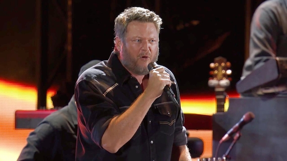 Blake Shelton Performs 'Stay Country or Die Tryin'' at CMA Fest 2025