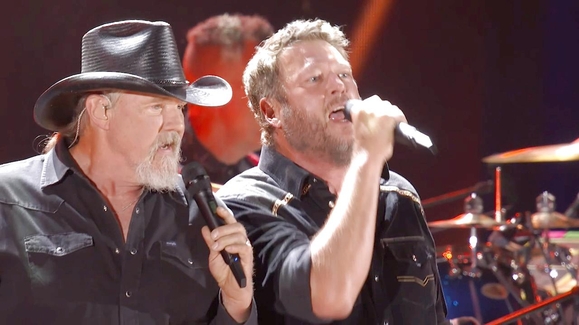 Blake Shelton and Trace Adkins Perform 'Hillbilly Bone' at CMA Fest 2025