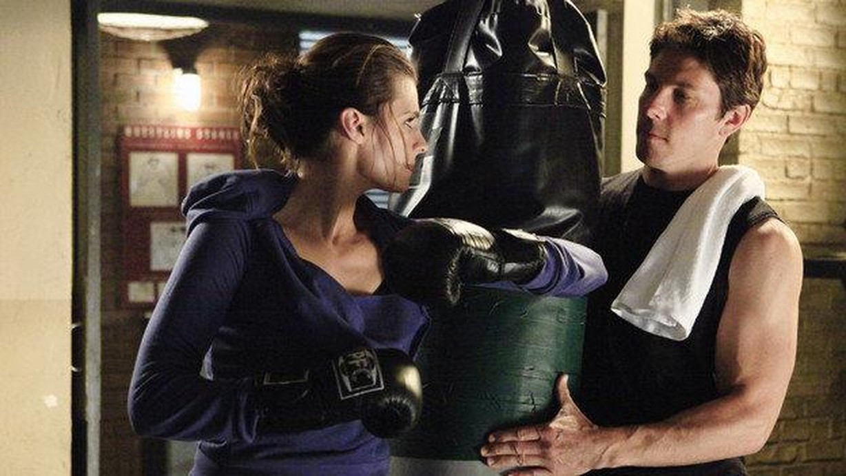 Watch Castle Season 2 Episode 21 Den of Thieves Online