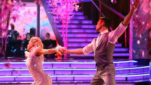 High School Muiscal's Kenny Ortega Guest Judges on American Icons Night