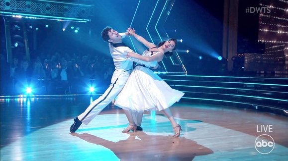 WATCH: Xochitl Gomez and Val's Motown Night Foxtrot Video | Dancing