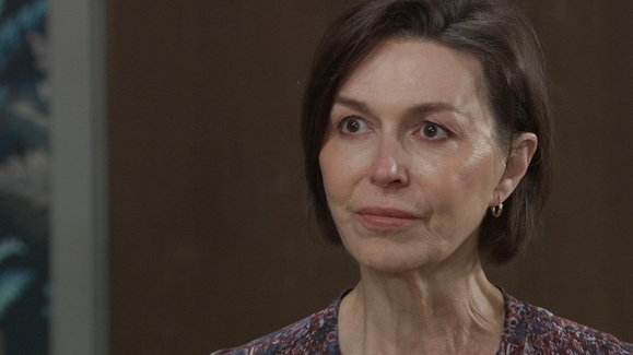 GH Sneak: Valentin Visits Anna