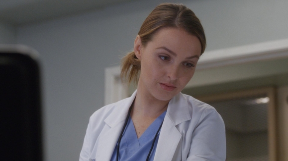 WATCH: Jo Bonds with the Pregnant Prisoner Video | Grey's Anatomy