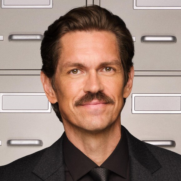 Steve Howey