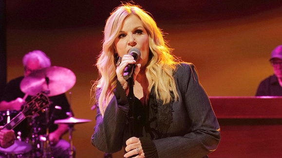 Trisha Yearwood – Bringing The Angels