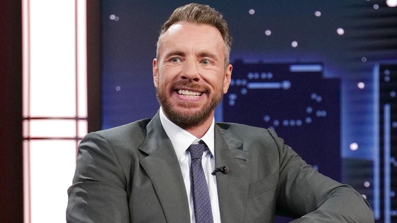 Dax Shepard on Secretly Filming People Trying to Figure Out Who Kristen Bell Is and Underwear Mishap