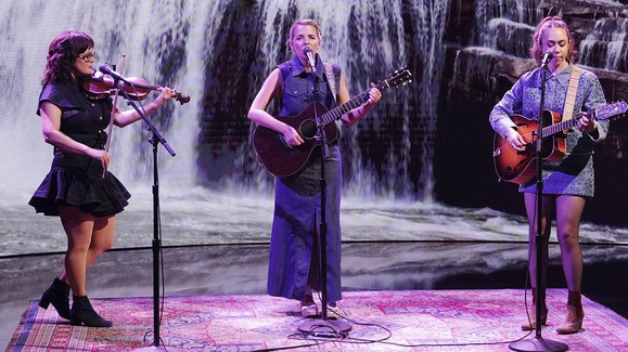 I'm With Her – Wild and Clear and Blue