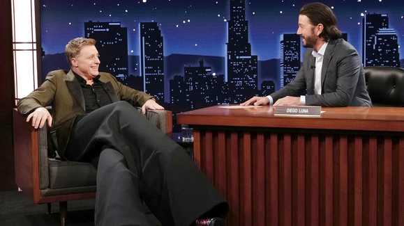 Alan Tudyk on Wearing Stilts for Andor, Being Robot Royalty and Meeting C3PO