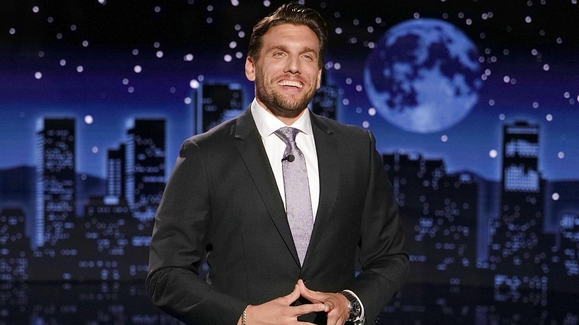 Guest Host Chris Distefano on NY Being Better than LA, Advice from Jimmy and Drinking with Guillermo