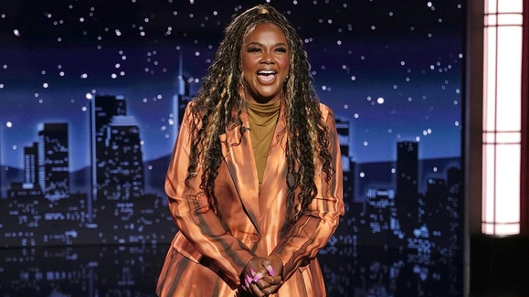 Guest Host Nicole Byer on Taylor Swift's New Album and She Helps a Woman Find Love on Hollywood Blvd