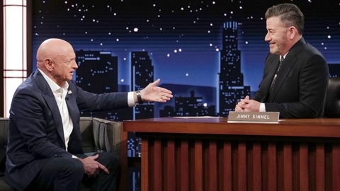 XEM: Thượng nghị sĩ Mark Kelly nói về việc Trump đề nghị xử tử ông và Hegseth mở cuộc điều tra về ông Video | Jimmy Kimmel Live!