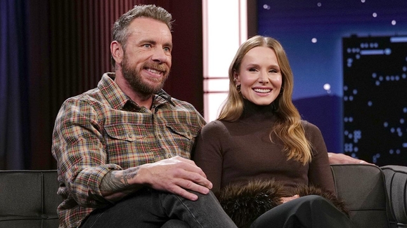 Kristen Bell and Dax Shepard on Decorating for Christmas, Friendsgiving and What They're Thankful For