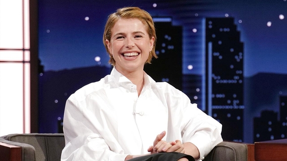 Jessie Buckley on Hamnet with Paul Mescal, Winning a Golden Globe and Visiting Los Angeles