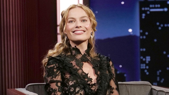 Margot Robbie on Wuthering Heights with Jacob Elordi and Unhinged Viewing of the Film with Girlfriends