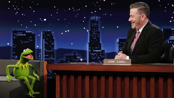 Kermit the Frog on Return of The Muppet Show, Working with Seth Rogen and Vacation with Magic Johnson