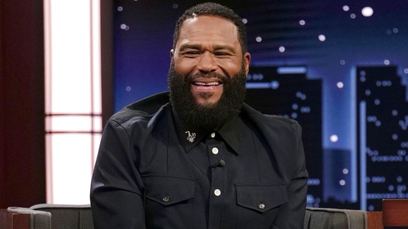 Anthony Anderson on Streaking at Dodgers Stadium and His Best Friend's Mom Predicting His Future
