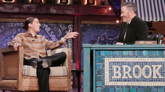 Robby Hoffman on Only Text She's Gotten from Her Mom, Being from Brooklyn and Netflix Special Wake Up
