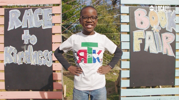 Disney Parks surprises amazing 11-year-old for “Magical Christmas Day Parade”