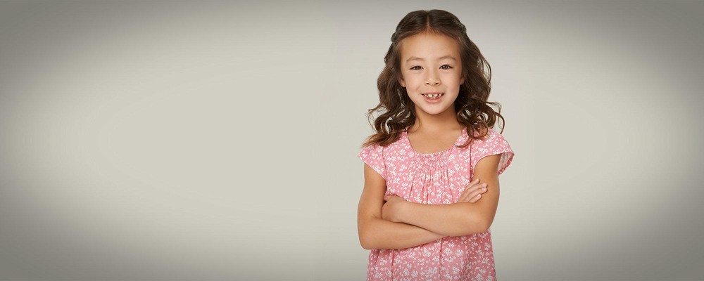 Modern Family Lily Says She's Gay
