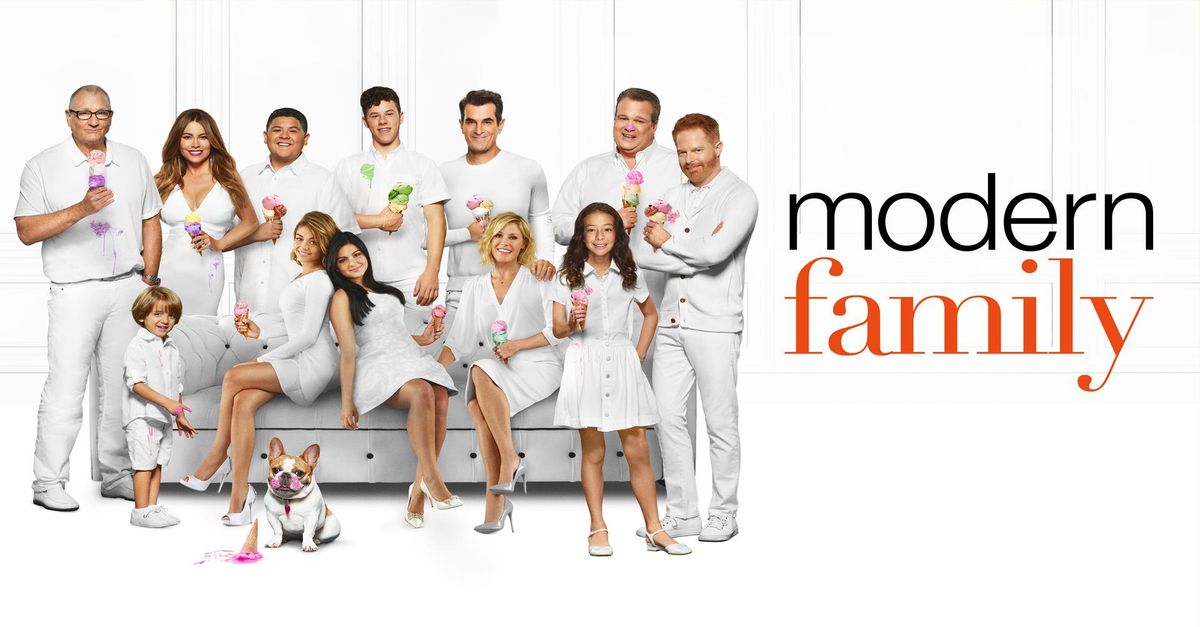 modern family s9 e22 clash of swords