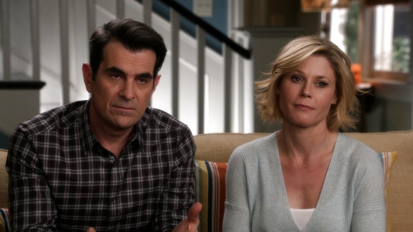 watch-phil-and-claire-try-to-stay-awake-video-modern-family