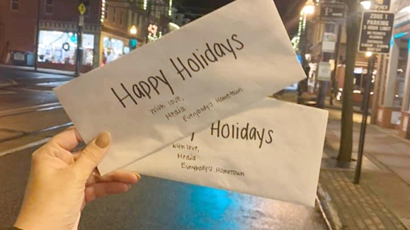 'Brittany Claus' saves holidays for restaurant workers