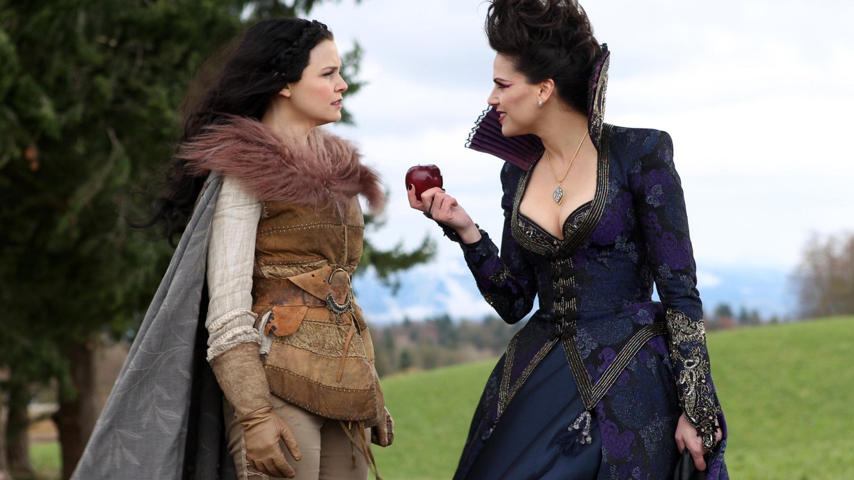 Watch Once Upon A Time Season 1 Episode 21 An Apple Red as Blood Online