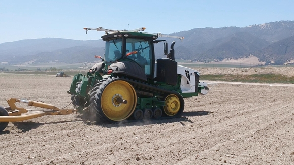 This startup is building robotic tractors!