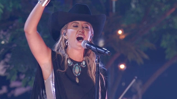 Lainey Wilson - '4x4xU' Live at CMA Awards 2024