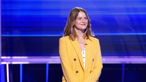 Watch The Chase Season 3 Episode 16 Hoping This Is a Slumdog Millionaire Moment Online - Vimarsana News