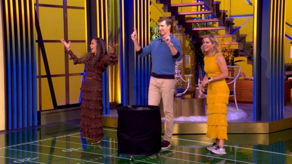 Eli Manning and Glen Powell challenge 'The View' co-hosts to throwing drills