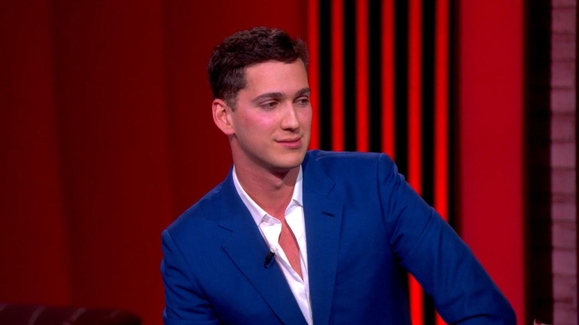 Matt Friend brings his over 250 impressions of politicians, A listers to 'The View'