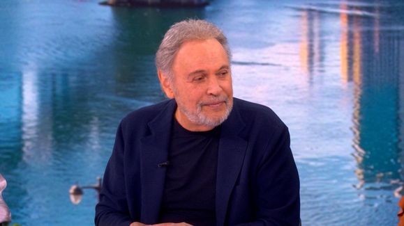 Billy Crystal reflects on laughter and loss in new Broadway show, '860'